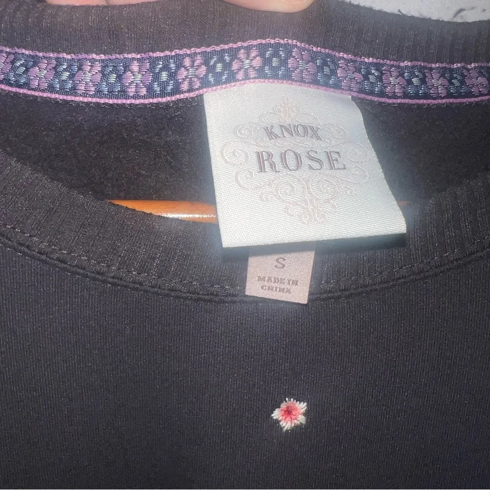 Knox Rose Embroidered Floral Short Sleeve Blouse Size Small - Picture 6 of 7